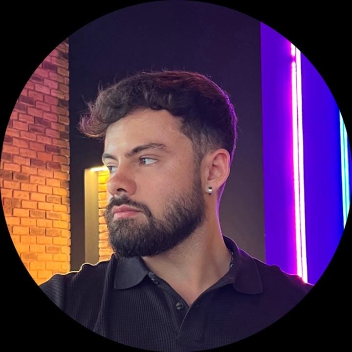 John Vi – Social Media Business
